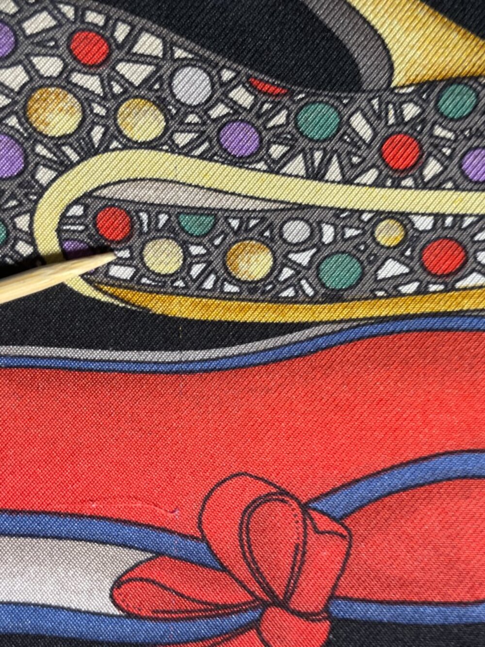 Vintage Salvatore Ferragamo Silk Scarf – Iconic Shoe Print - Picture 13 of 16